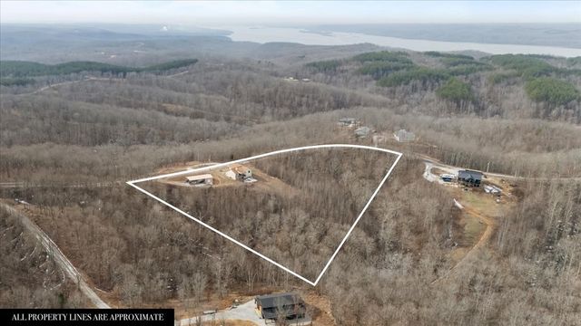 2440 Richland Harbor Rd, Waverly, TN 37185