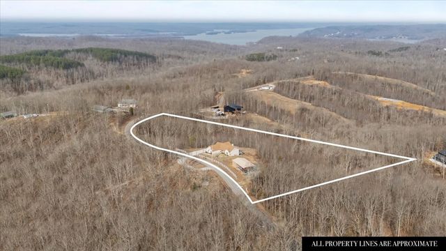 2440 Richland Harbor Rd, Waverly, TN 37185