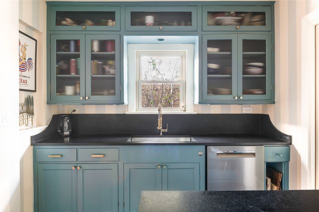 722 Tenna Loma Court, Dallas, TX 75208