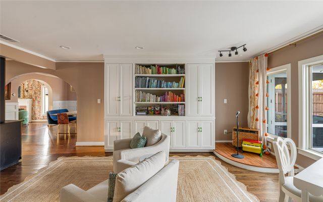 722 Tenna Loma Court, Dallas, TX 75208