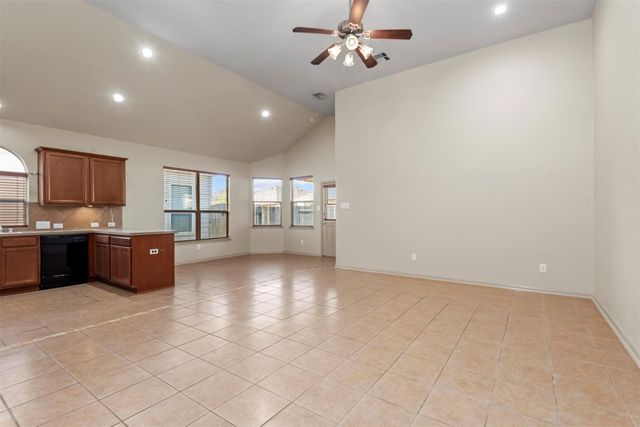 8734 Auburn Mane Drive, Tomball, TX 77375
