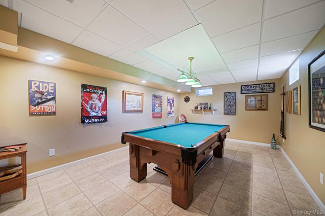 19 Sweetgum Lane, Miller Place, NY 11764