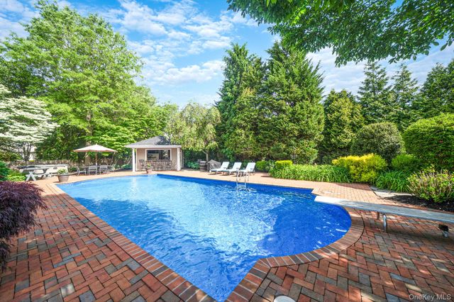 19 Sweetgum Lane, Miller Place, NY 11764