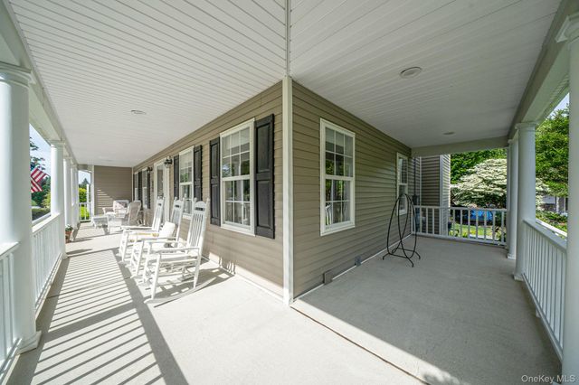 19 Sweetgum Lane, Miller Place, NY 11764