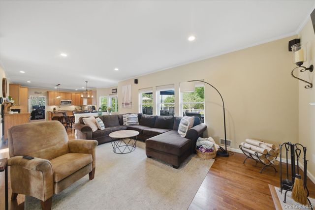 19 Sweetgum Lane, Miller Place, NY 11764