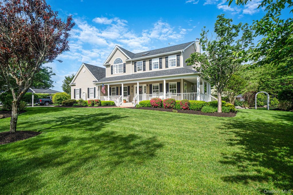 19 Sweetgum Lane, Miller Place, NY 11764