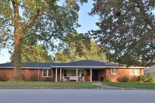 1964 South Luster Avenue, Springfield, MO 65804