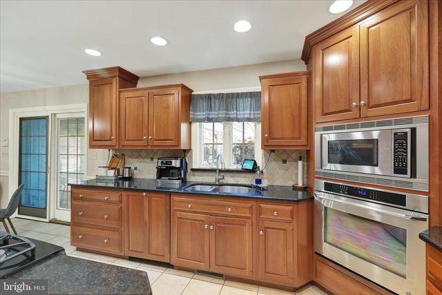 1635 MEADOWLARK RD, Reading, PA 19610