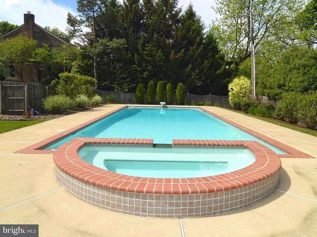 1635 MEADOWLARK RD, Reading, PA 19610