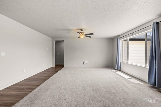 4065 E Eagle Ridge Drive, Nampa, ID 83686