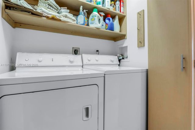 19707 Turnberry Way 22G, Aventura, FL 33180