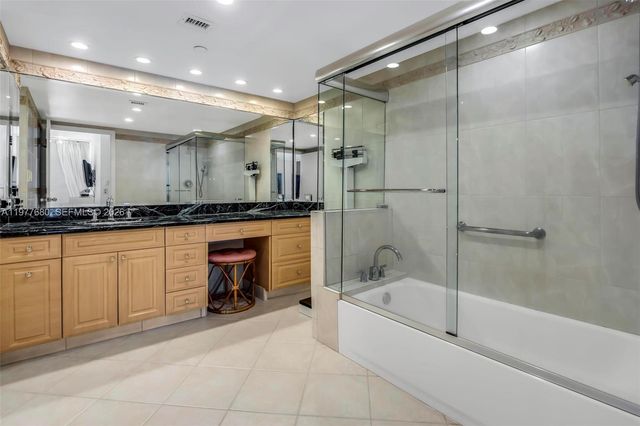 19707 Turnberry Way 22G, Aventura, FL 33180