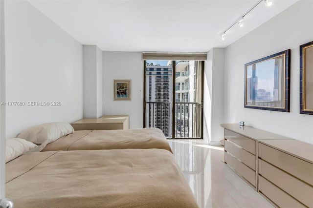 19707 Turnberry Way 22G, Aventura, FL 33180