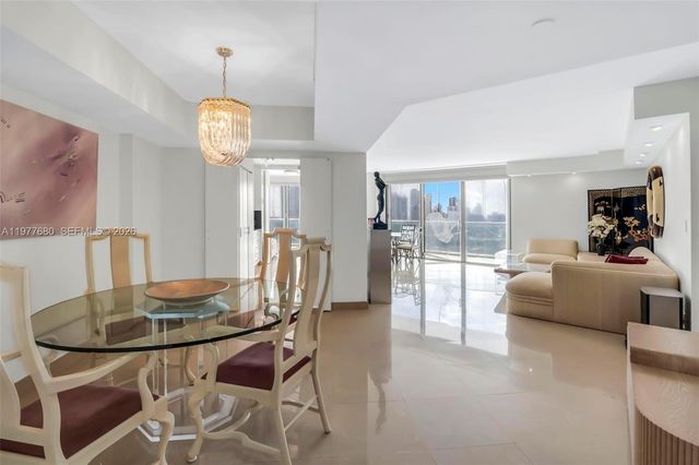 19707 Turnberry Way 22G, Aventura, FL 33180