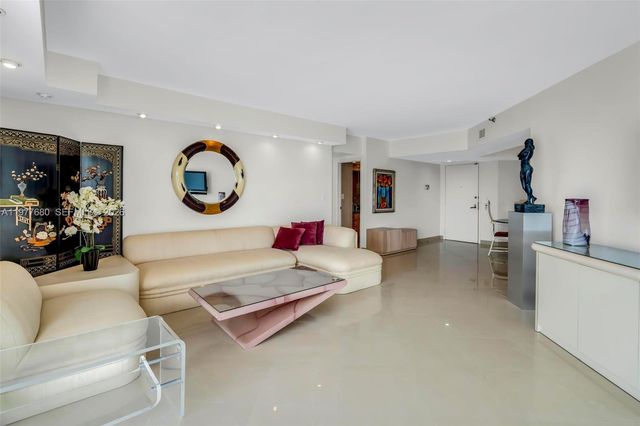 19707 Turnberry Way 22G, Aventura, FL 33180