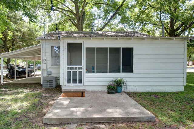 508 Turney ST, Smithville, TX 78957