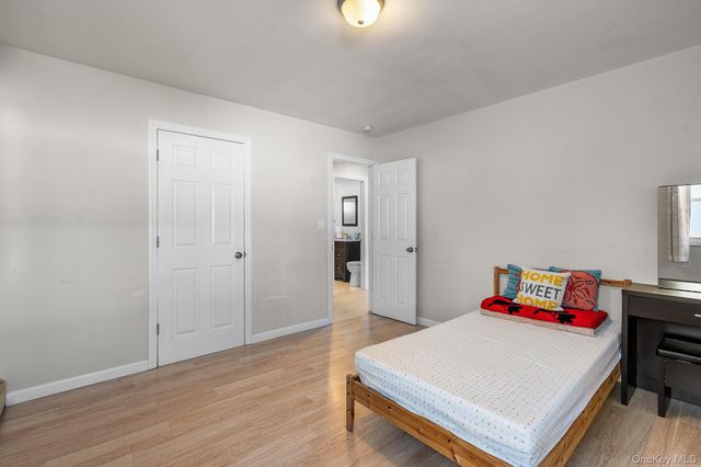 48 Daffodil Lane, Wantagh, NY 11793