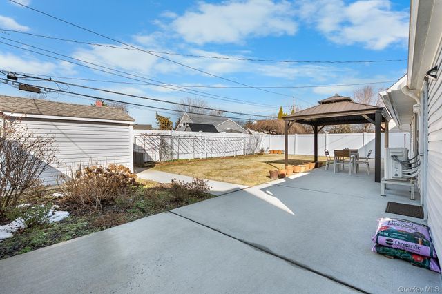 48 Daffodil Lane, Wantagh, NY 11793