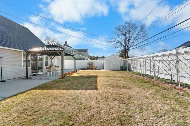 48 Daffodil Lane, Wantagh, NY 11793