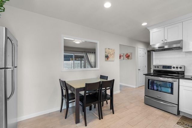 48 Daffodil Lane, Wantagh, NY 11793