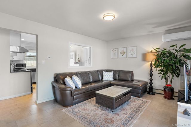 48 Daffodil Lane, Wantagh, NY 11793