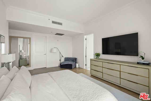 10727 Wilshire Boulevard 1801, Los Angeles, CA 90024