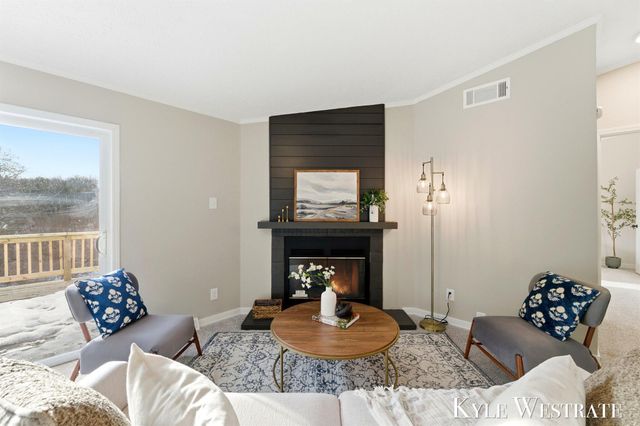 7976 10 Mile Road Ne, Cannon Twp, MI 49341