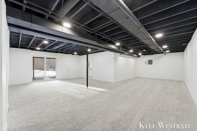 7976 10 Mile Road Ne, Cannon Twp, MI 49341