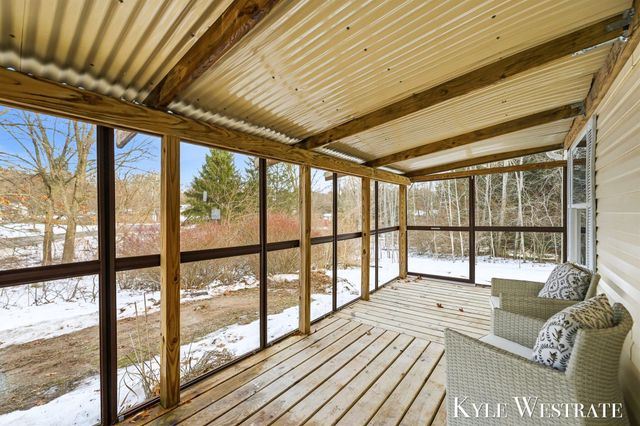 7976 10 Mile Road Ne, Cannon Twp, MI 49341