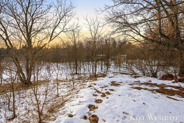 7976 10 Mile Road Ne, Cannon Twp, MI 49341