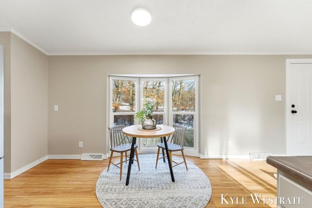 7976 10 Mile Road Ne, Cannon Twp, MI 49341