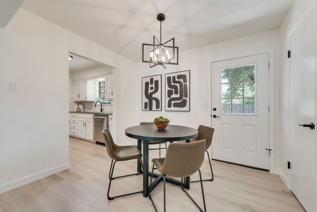 203 Sunset Court, Arlington, TX 76013