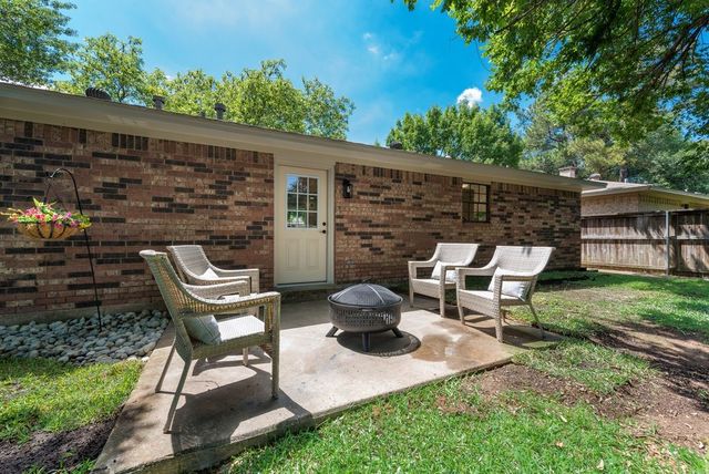 203 Sunset Court, Arlington, TX 76013