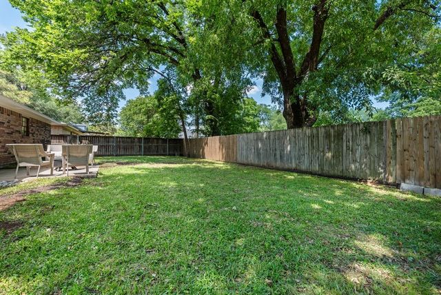 203 Sunset Court, Arlington, TX 76013