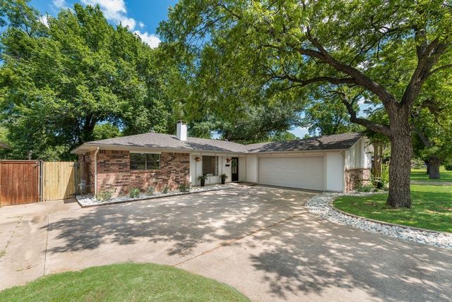 203 Sunset Court, Arlington, TX 76013