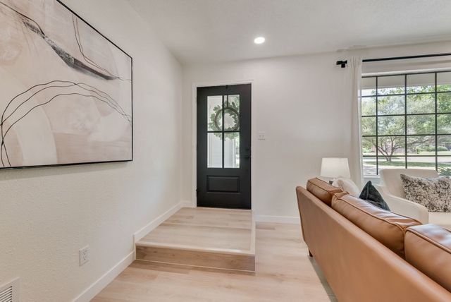 203 Sunset Court, Arlington, TX 76013