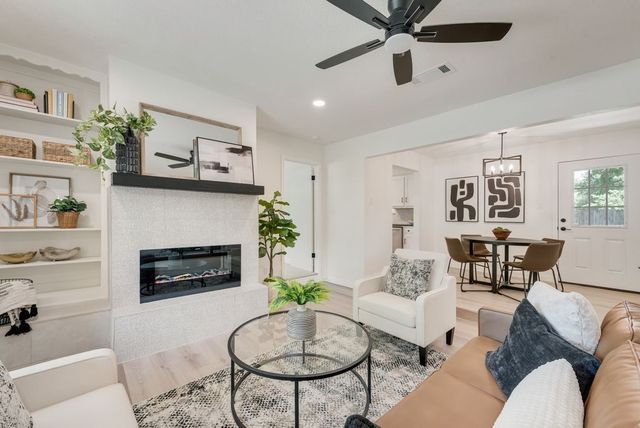 203 Sunset Court, Arlington, TX 76013