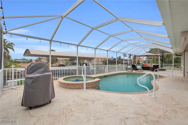 127 SW 53rd TER, Cape Coral, FL 33914