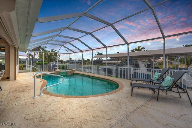 127 SW 53rd TER, Cape Coral, FL 33914