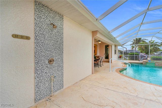 127 SW 53rd TER, Cape Coral, FL 33914