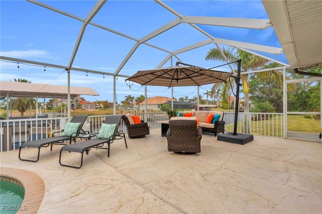 127 SW 53rd TER, Cape Coral, FL 33914