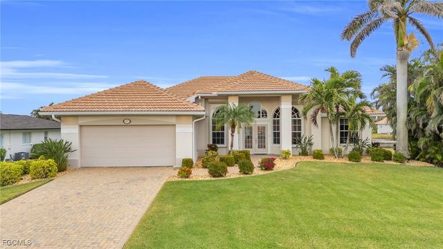 127 SW 53rd TER, Cape Coral, FL 33914
