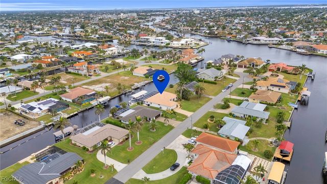 127 SW 53rd TER, Cape Coral, FL 33914