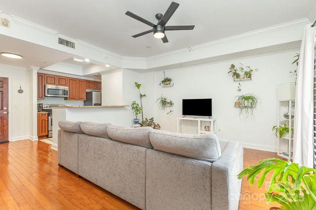 300 W 5th Street 250, Charlotte, NC 28202