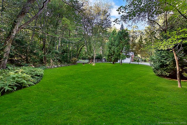 2180 Cross Highway, Fairfield, CT 06824