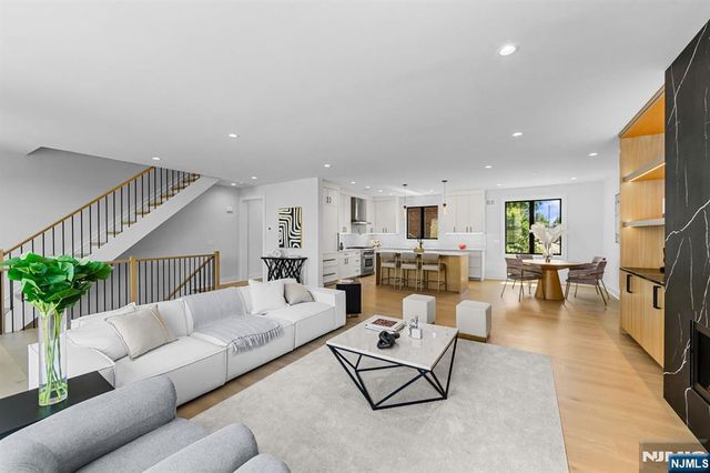401 A Grand Avenue A, Leonia, NJ 07605