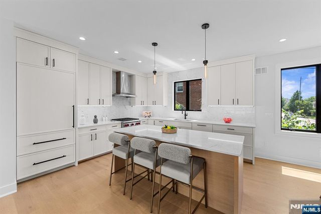 401 A Grand Avenue A, Leonia, NJ 07605