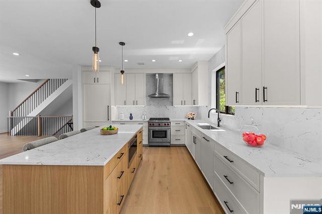 401 A Grand Avenue A, Leonia, NJ 07605