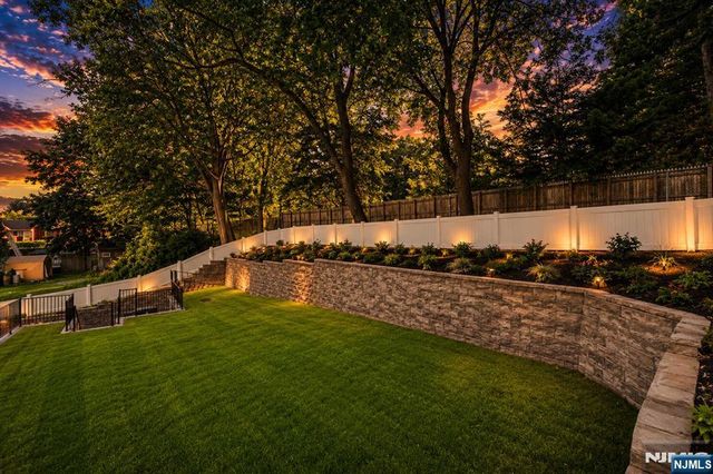 401 A Grand Avenue A, Leonia, NJ 07605