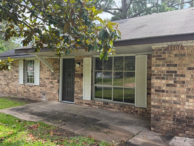 1107 Spruce, Leesville, LA 71446